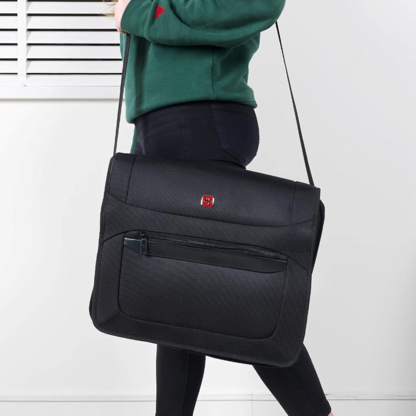 Wenger 16 inch Business Messenger Bag with Shoulder Strap Padded Laptop Pocket
