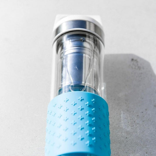 SIGG Hot & Cold Infuser Thermal Water Bottle 0.4 L Glass Bottle Silicone Shell