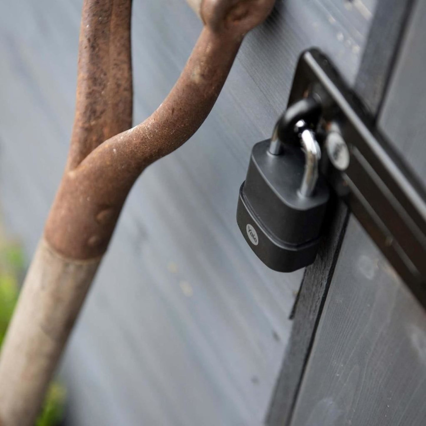 Yale Weatherproof Padlock Outdoor Hardened Steel 3 Keys Maximum Security