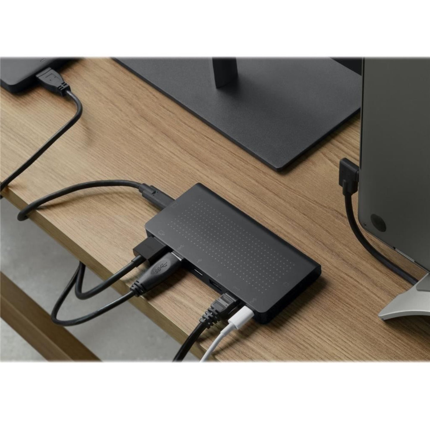 Twelve South StayGo USB-C Hub Wired USB 3.2 Gen 1 For Apple MacBook Black 232676