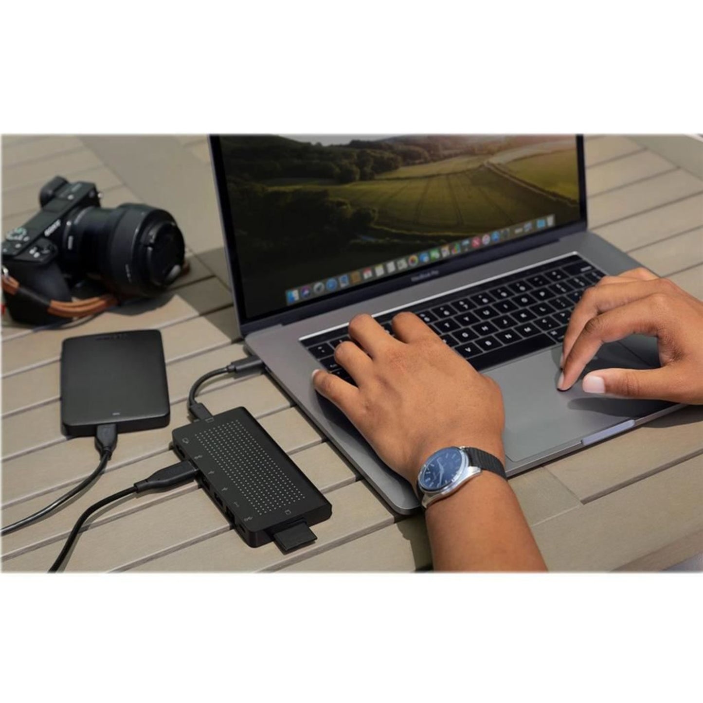 Twelve South StayGo USB-C Hub Wired USB 3.2 Gen 1 For Apple MacBook Black 232676