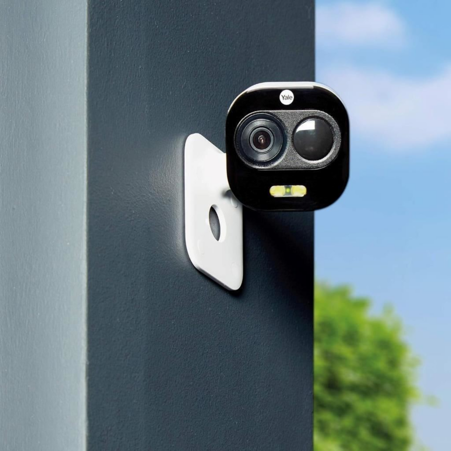 Yale SV-DAFX-W Front Door Camera Light & Siren Motion Detection Two Way Talk HD