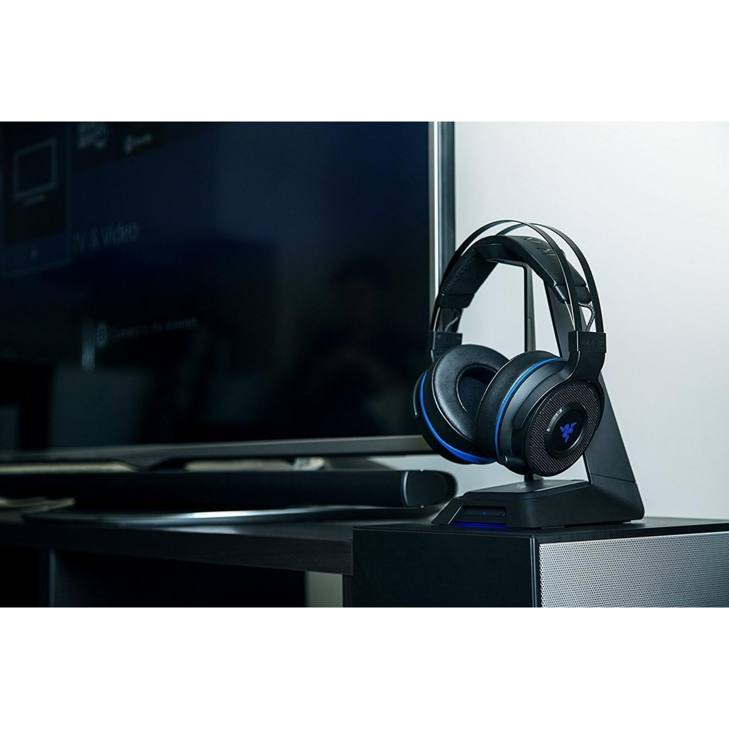 Razer Thresher Ultimate Wireless Gaming Headset PS4 and PS5 and PC Dolby 7.1 Lag Free
