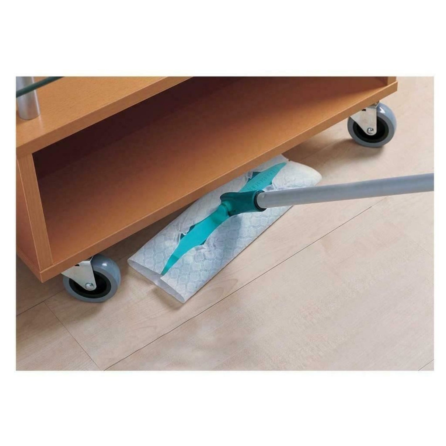 Leifheit Clean & Away Dry Dusting Mop with x5 Disposable Dust-attracting Cloths